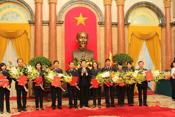 Bổ nhiệm 30 Kiểm sát viên và thẩm phán